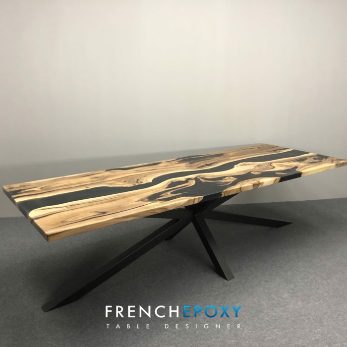 Table en bois noyer et resin noire TM.NB .30.6 Frenchepoxy 1