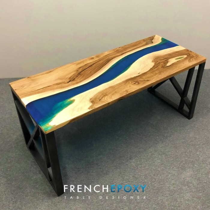 Table bureau en bois et resin bleue TB.NB .31.2 Frenchepoxy 1