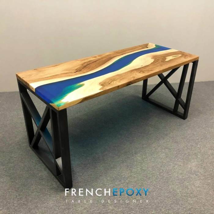 Table bureau en bois et resin bleue TB.NB .31.6 Frenchepoxy 1