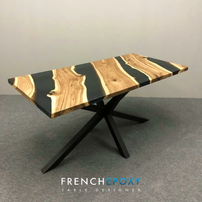 Table en resin noire TM.NN .32.5 Frenchepoxy 1