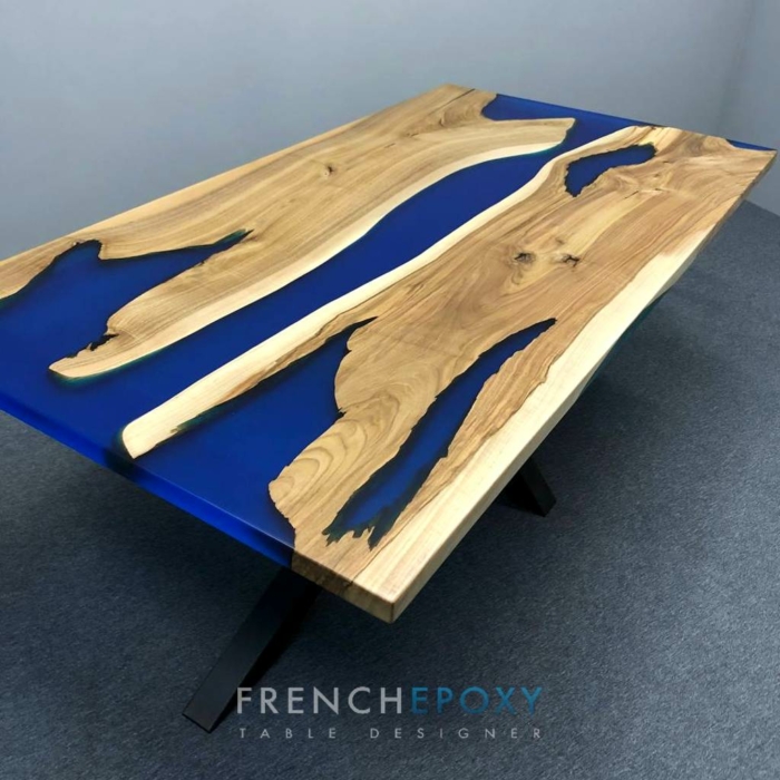 Table en resine epoxy bleue et noyer TM.NB .36.3 1