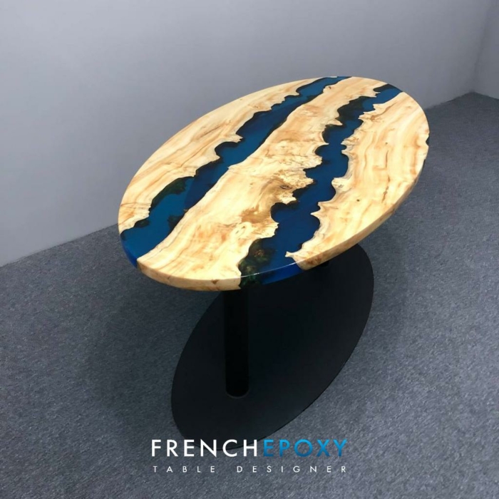 Table ovale en resine epoxy bleue TMO.PB .05.02