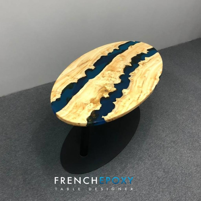 Table ovale en resine epoxy bleue TMO.PB .05.06