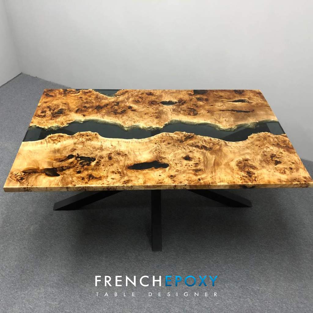 Table en resine epoxy bois massif TM.PN .44.1