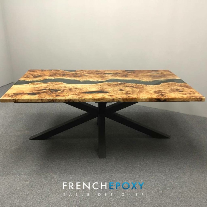 Table en resine epoxy bois massif TM.PN .44.5