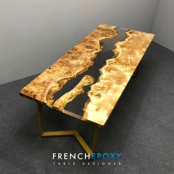 Table Basse Rivière Peuplier Et Résine époxy Bleue – 90 X 40 X 42 Cm