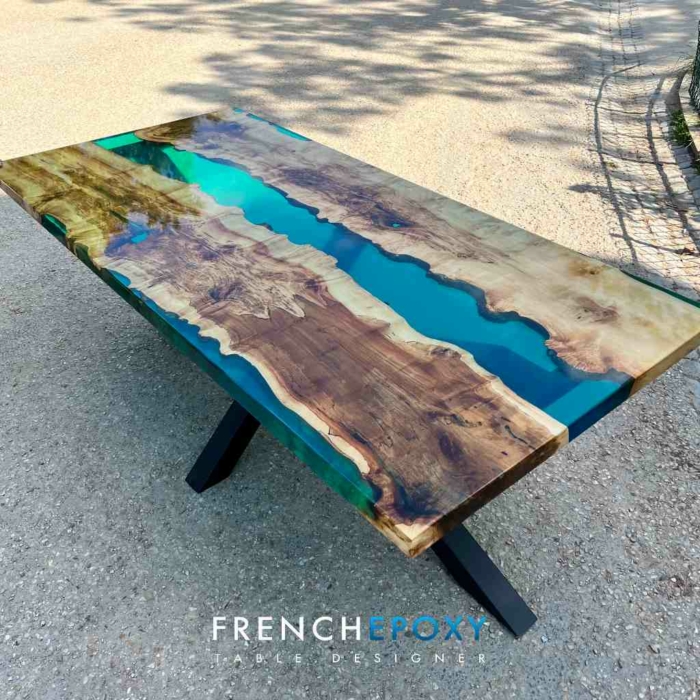 Table sur mesure en bois et resine turquoise TM.ET .51.5