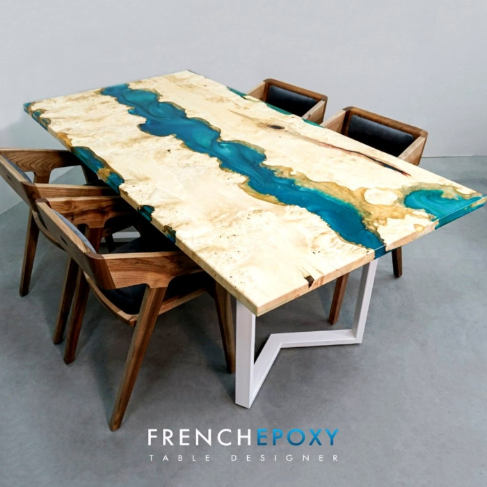 Table en bois et resine bleue nacree TM.EB .52.7