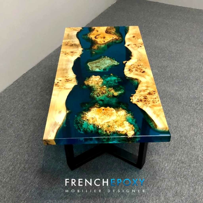 Table basse originale en résine turquoise – Image 6