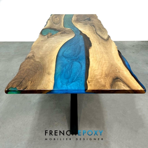 Table en resine bleue TM.NB .56.3