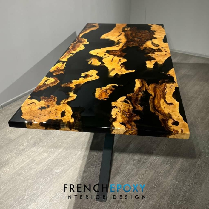 Table en olivier et resine epoxy noire transparente TM.ON .66