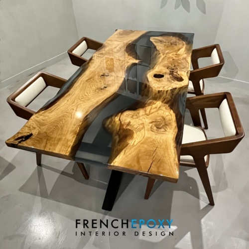 Table en chene et resine epoxy noire transparente TM.CHN .67 1