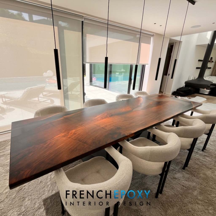 Table-design-en-résine-époxy-et-bois