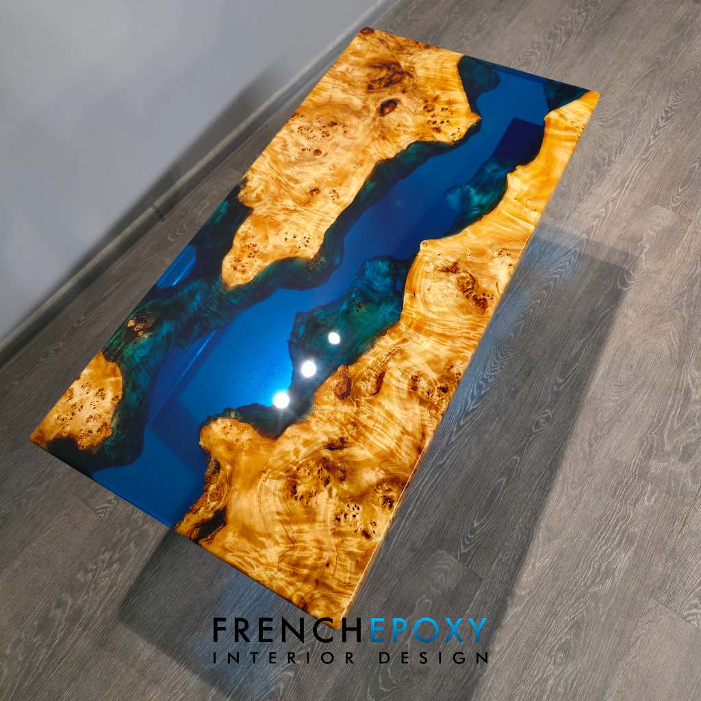 Table basse en résine époxy bleue et bois massif – boutique à Paris 1 Table basse en résine époxy bleue. Une pièce d’exception