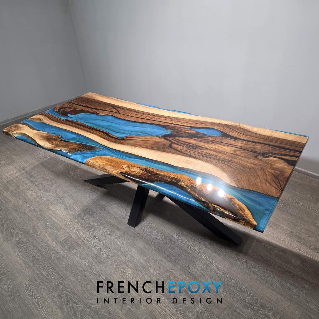 Table en résine époxy bleue & bois massif – Paris 1 Table en résine epoxy bleue