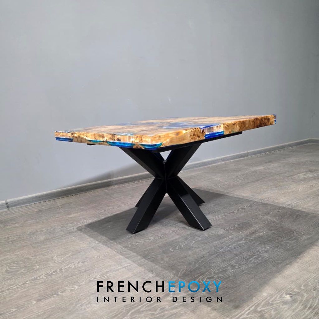 Table basse en peuplier massif et résine époxy – Effet vague 5 Table basse en peuplier massif et résine époxy – Effet vague – Image 5
