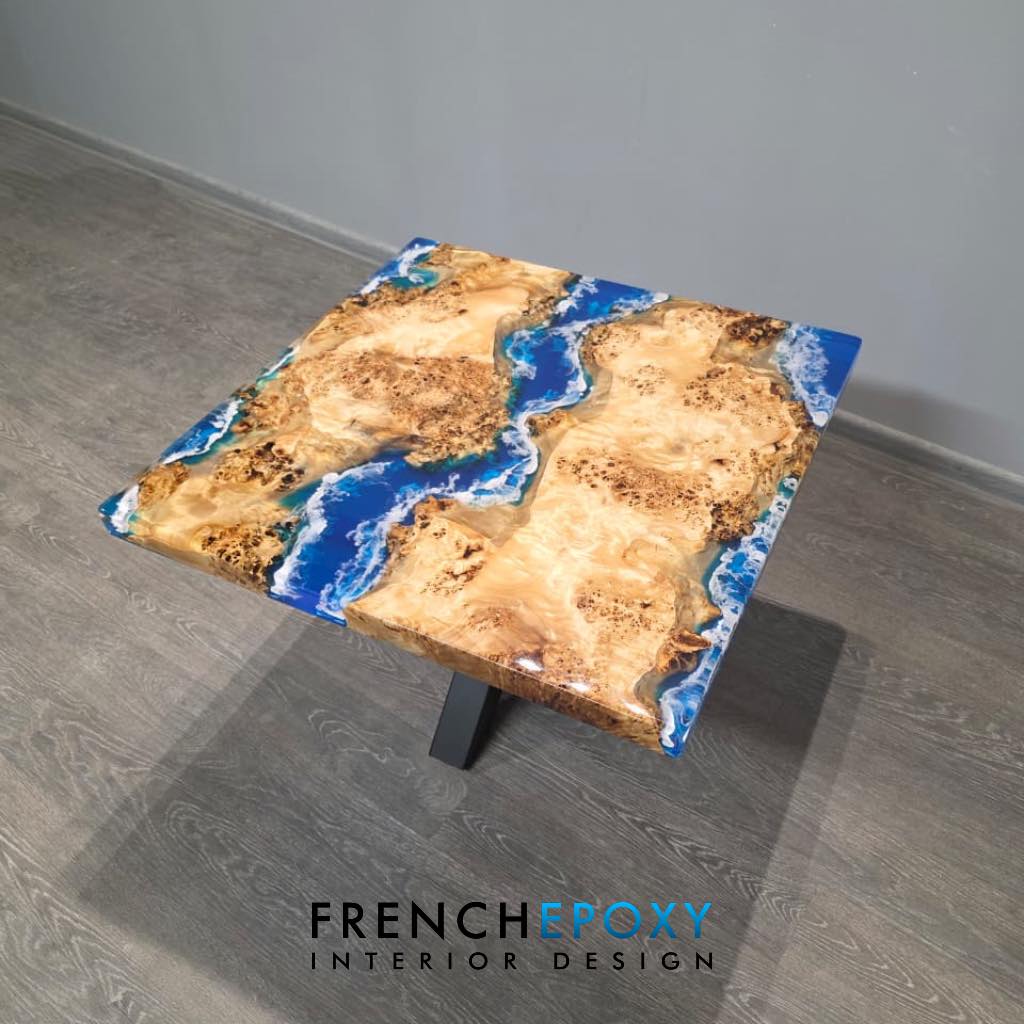 Table basse en peuplier massif et résine époxy – Effet vague 2 Table basse en peuplier et résine epoxy